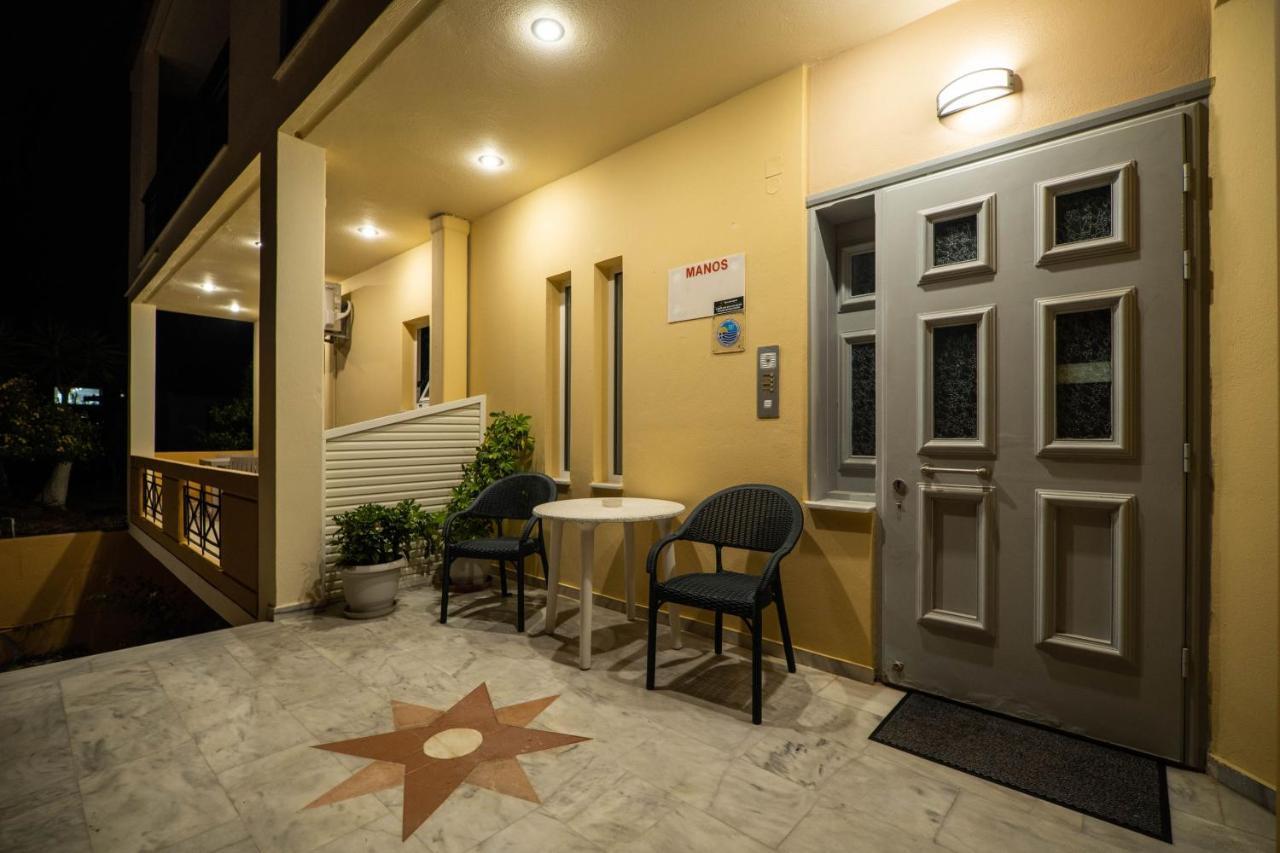 Manos Beachside Apartments Agia Marina Zewnętrze zdjęcie