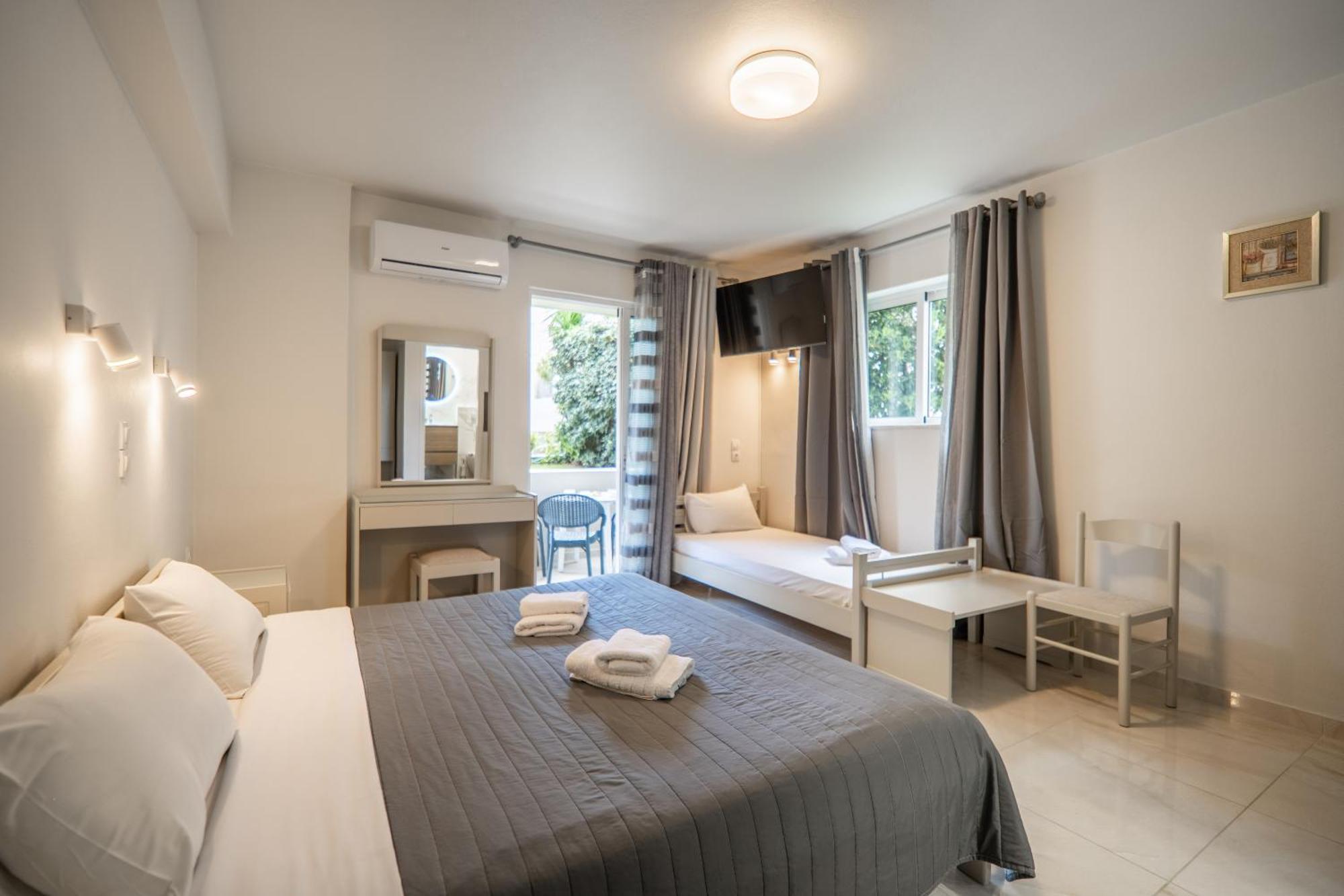 Manos Beachside Apartments Agia Marina Zewnętrze zdjęcie