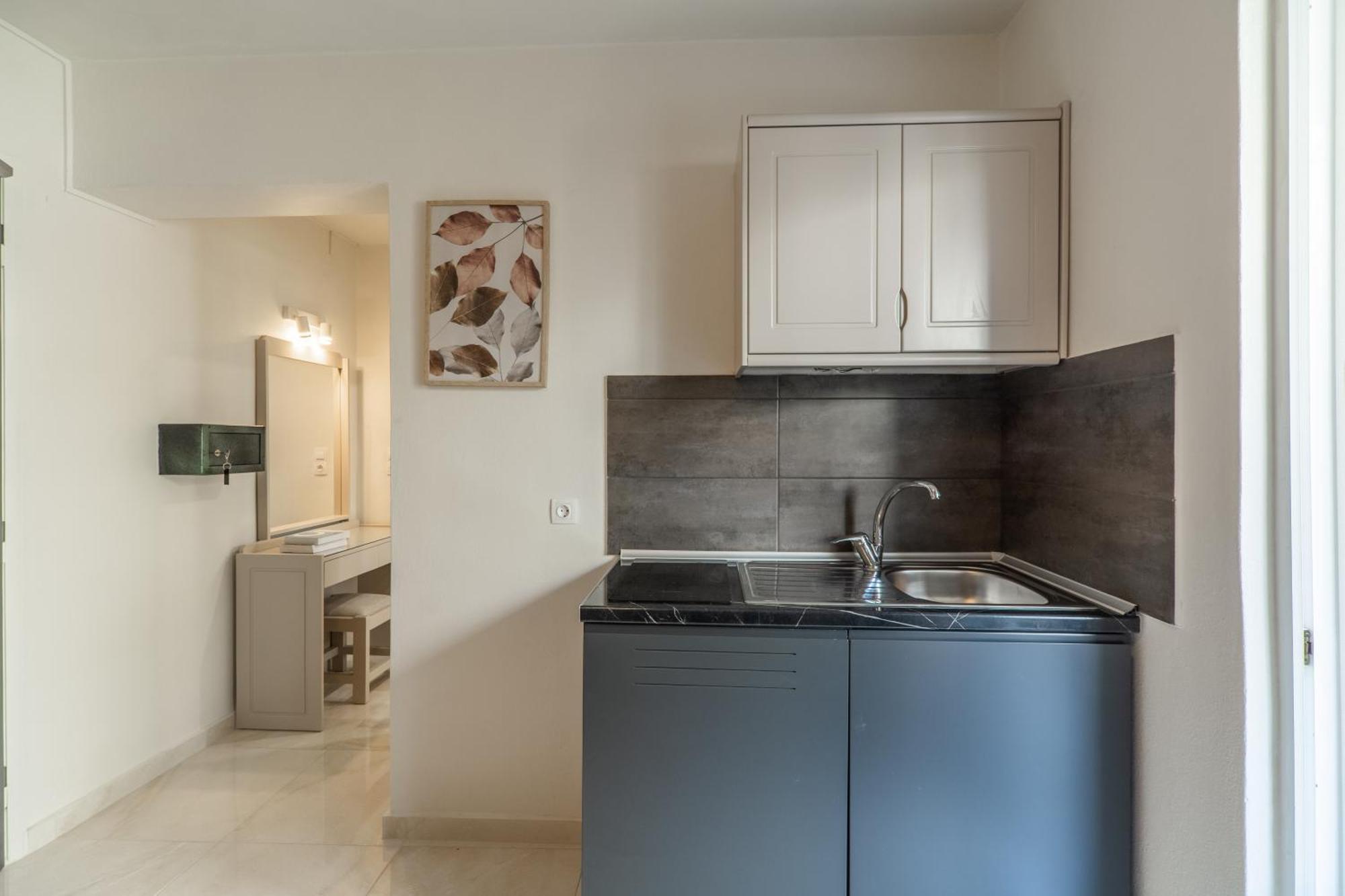Manos Beachside Apartments Agia Marina Pokój zdjęcie