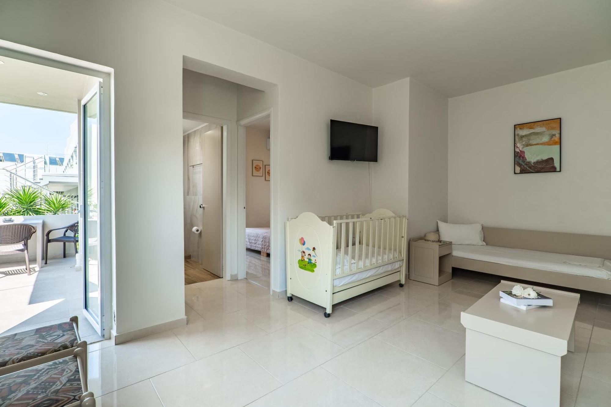 Manos Beachside Apartments Agia Marina Pokój zdjęcie